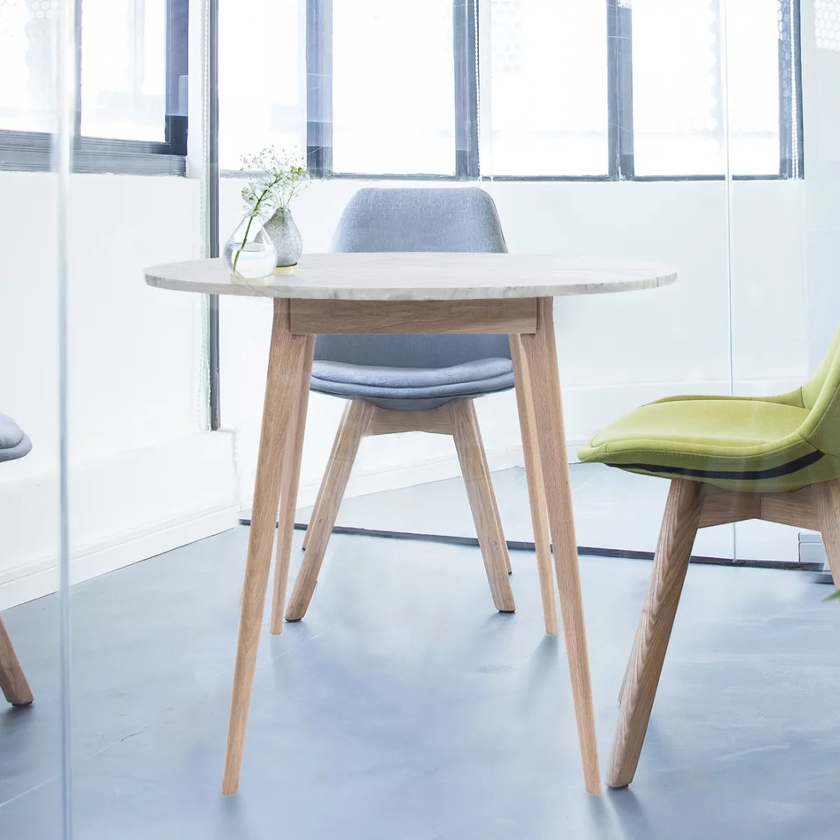 White and Beige Round Marble Dining Table F855923
