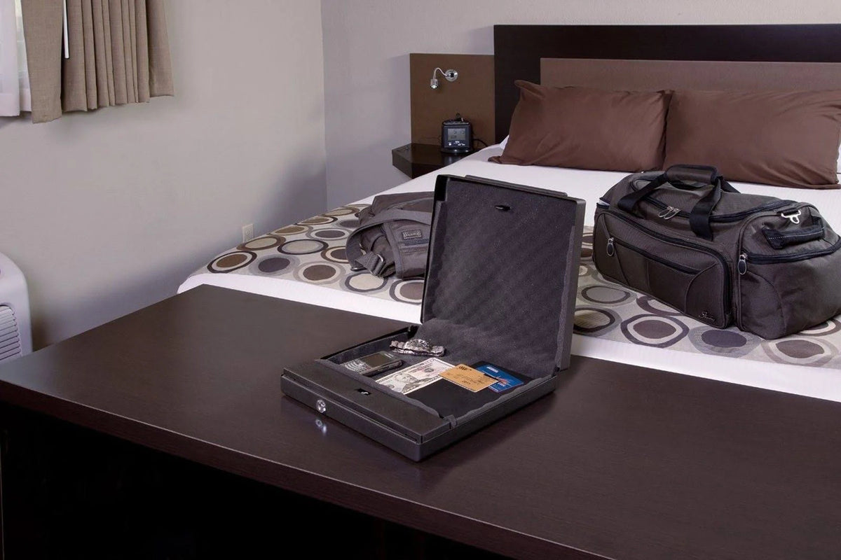 Large Portable Case with Biometric Lock O729917