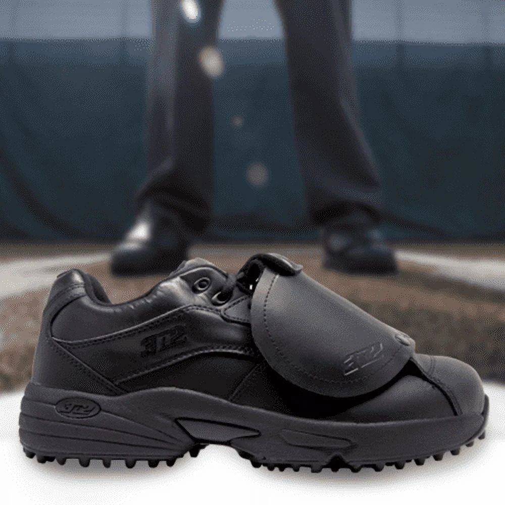 Patent Leather Umpire Shoes E572