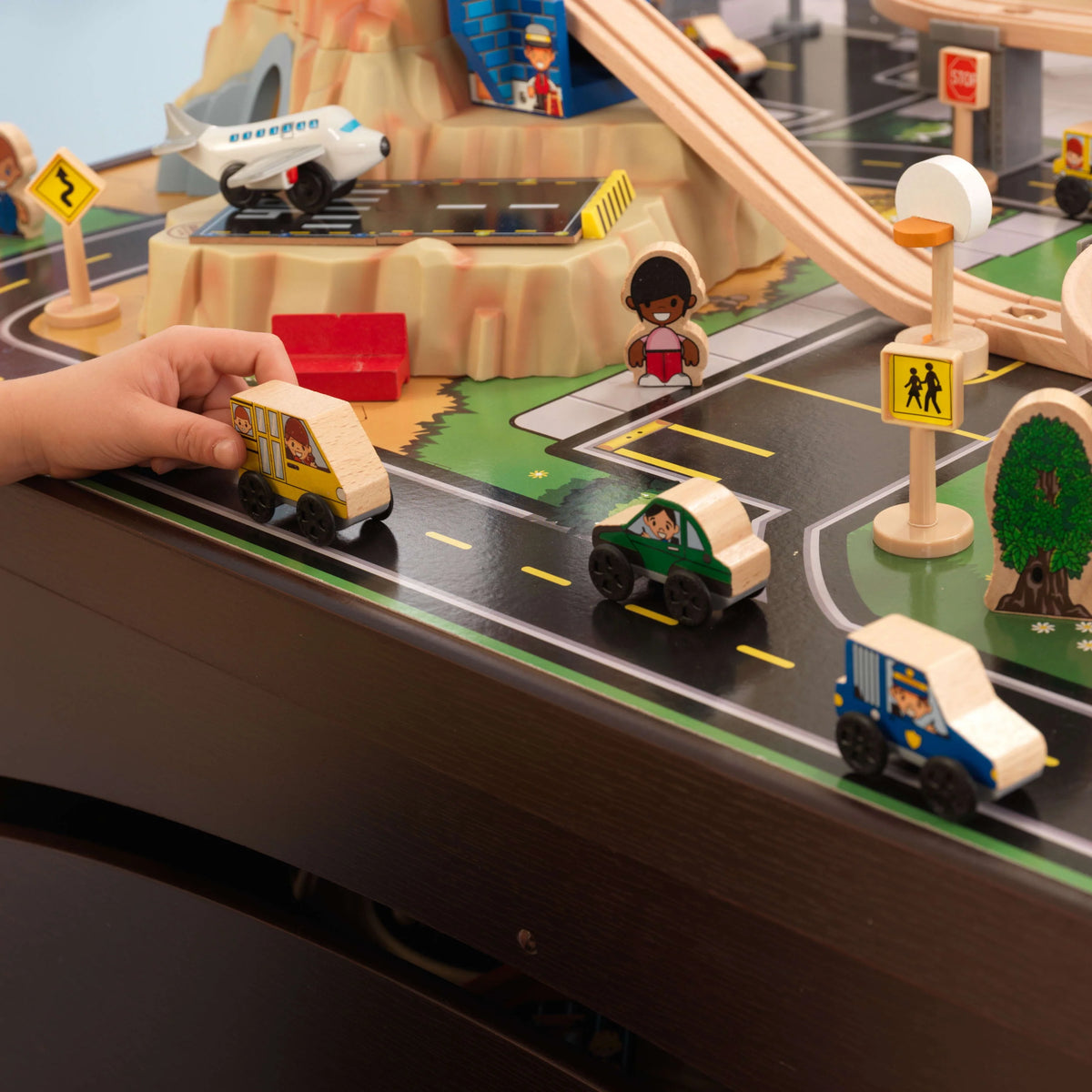 Wooden Train Set and Train Table with 100 Accessories X253