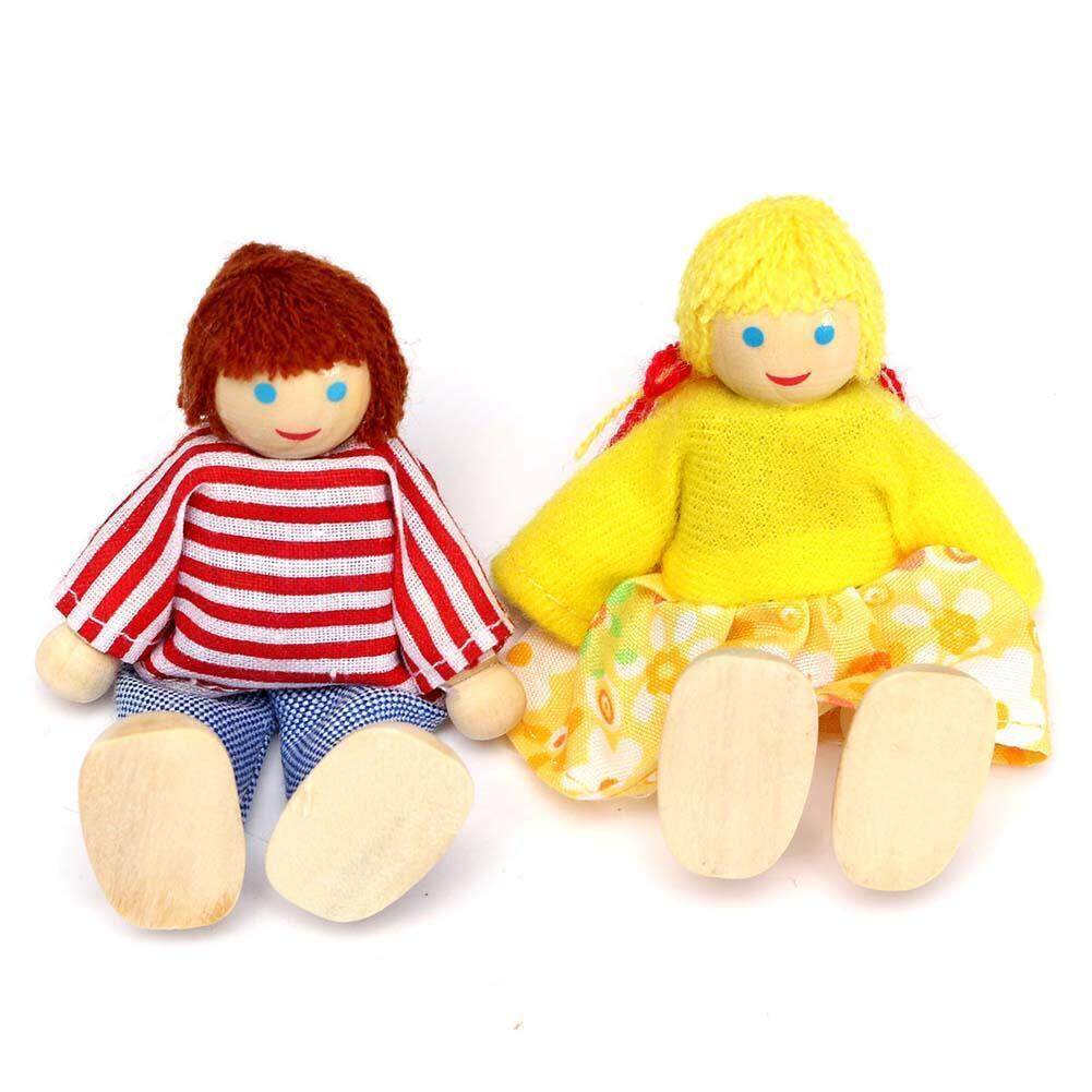 Wooden Dolls Playset Set of 4 People with Dog W5968