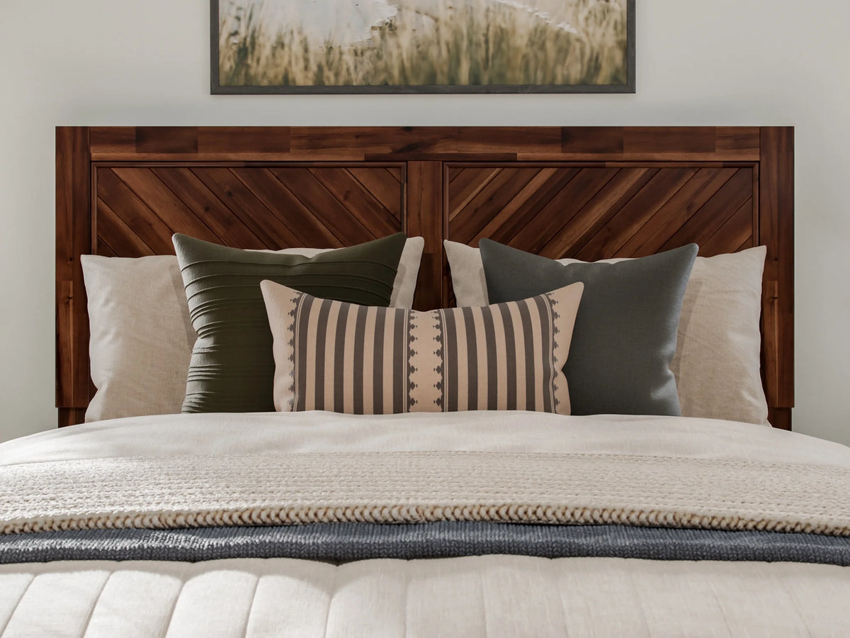 Queen Solid Wood Low Profile Platform Bed with Footboard, Walnut P51953