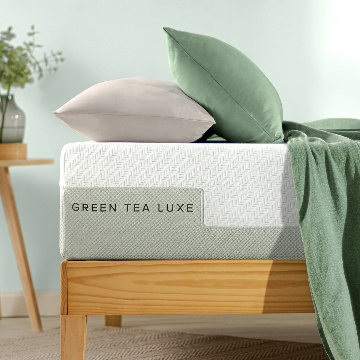 Queen Memory Foam Mattress N4077