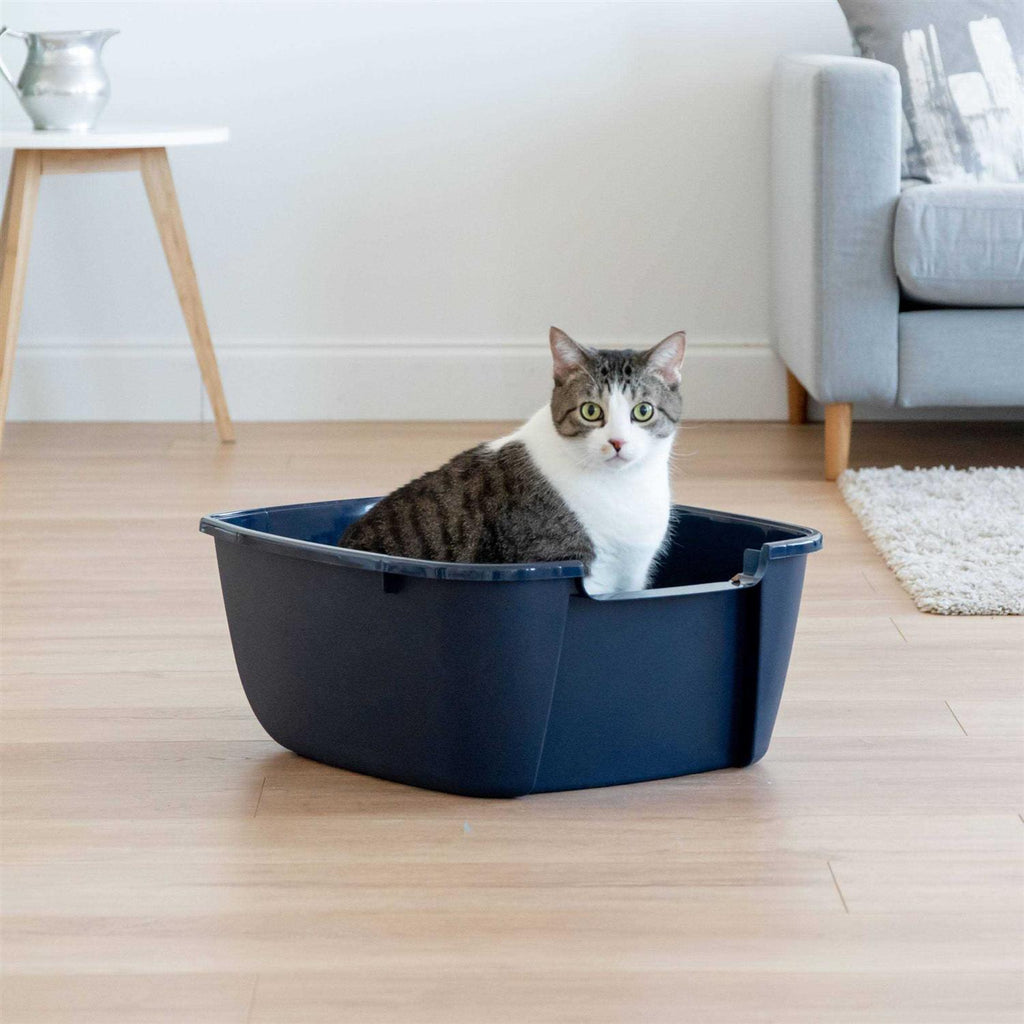 Litter Box with Scoop F8219